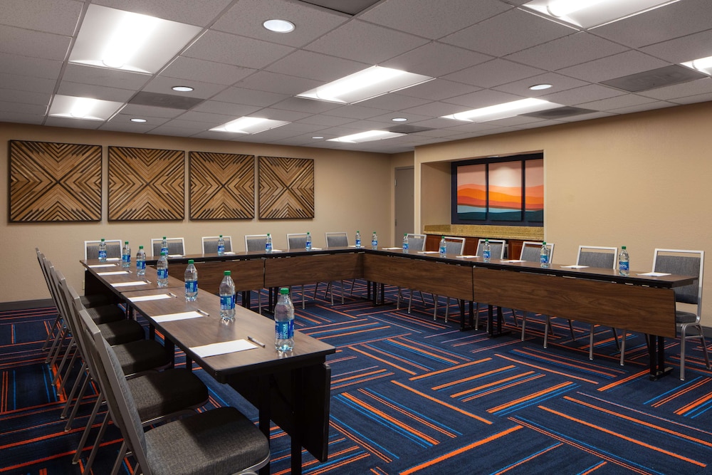 Hampton Inn & Suites El Paso Airport - photo 63