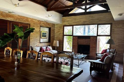 Casa con piscina en Lambaré — 4-Star Luxury Hotel in Asuncion, Paraguay