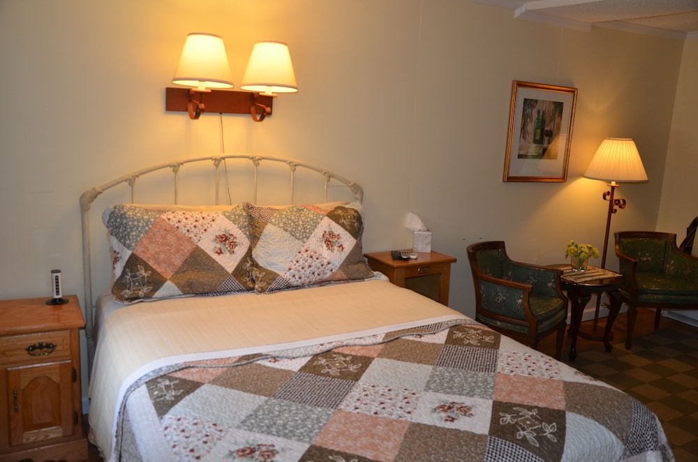 Cornwall Inn and Lodge - photo 40