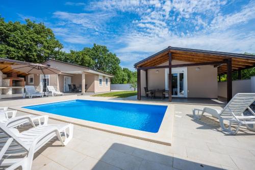 Houses Trinetta — hotel near Pula Airport
