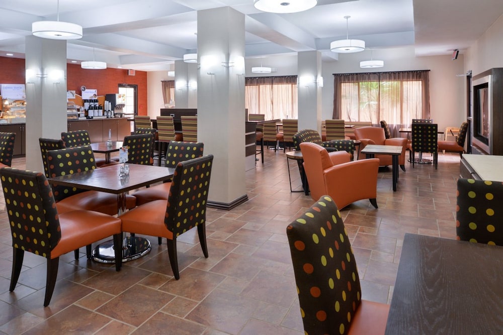 Holiday Inn Express Hotel & Suites Kingman by IHG - photo 31