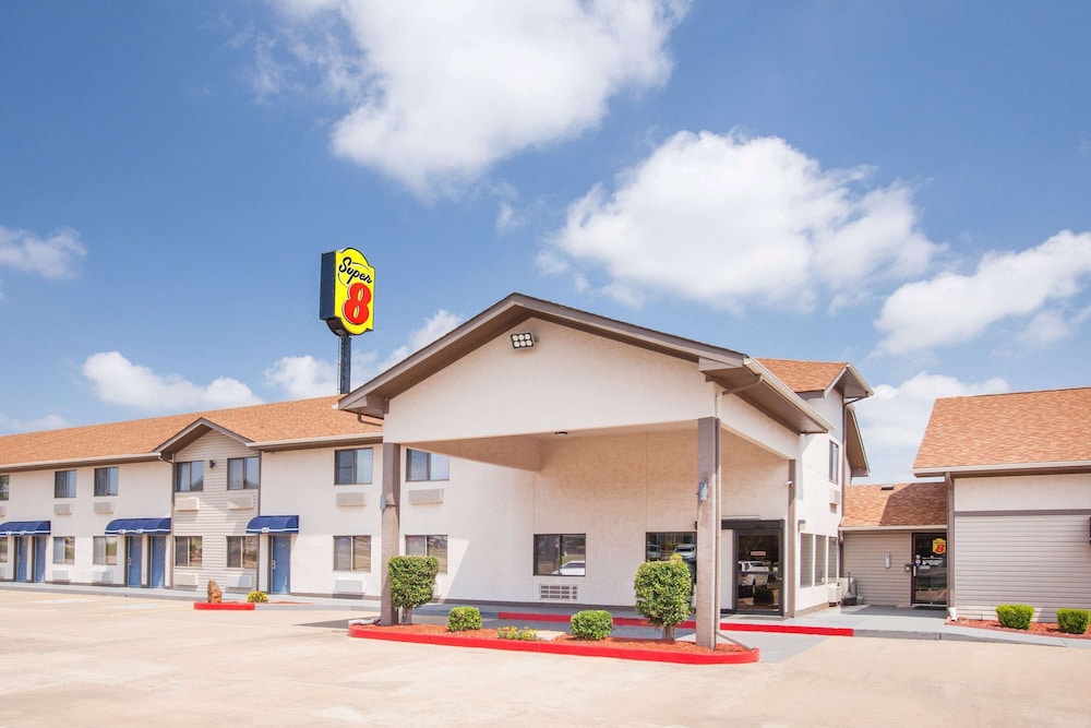 Super 8 by Wyndham Van Buren Ft. Smith Area - photo 29