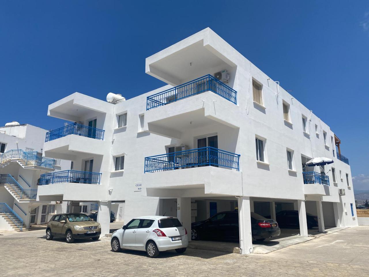 Riana Latchi Apartment