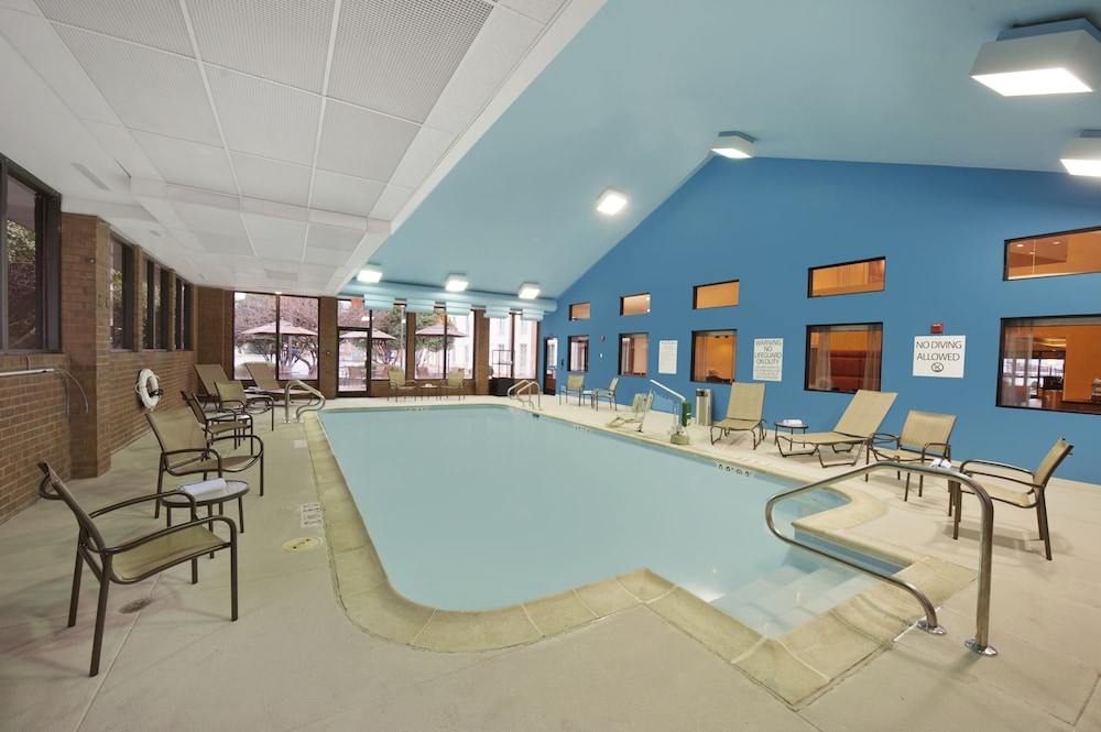 Holiday Inn Express Fredericksburg Southpoint by IHG - photo 19