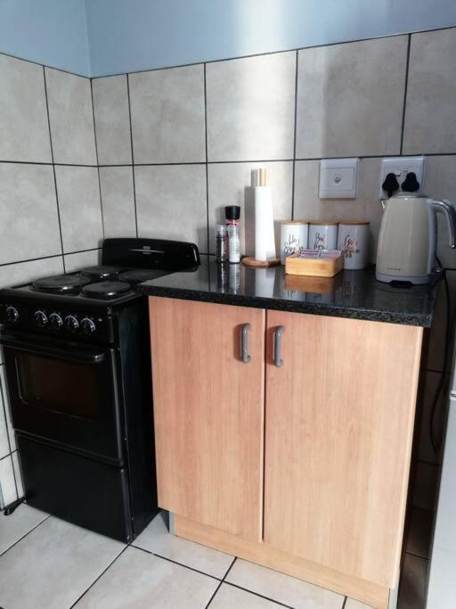 Cosy apartment with secure parking — 4-Star Luxury Hotel in Johannesburg, South Africa