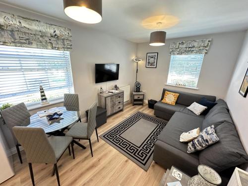 The Puffin Pad Part of the The Bay Filey Holiday Village with pool gym and direct beach access pub restaurant tennis and meadows walks in Filey, United Kingdom