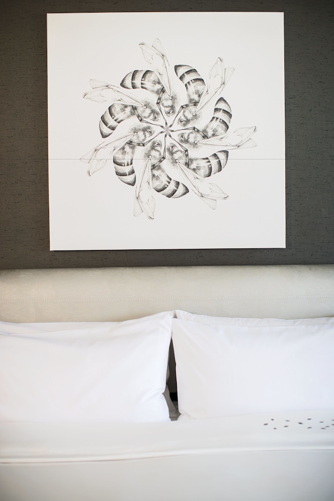 Renaissance Raleigh North Hills Hotel - photo 9