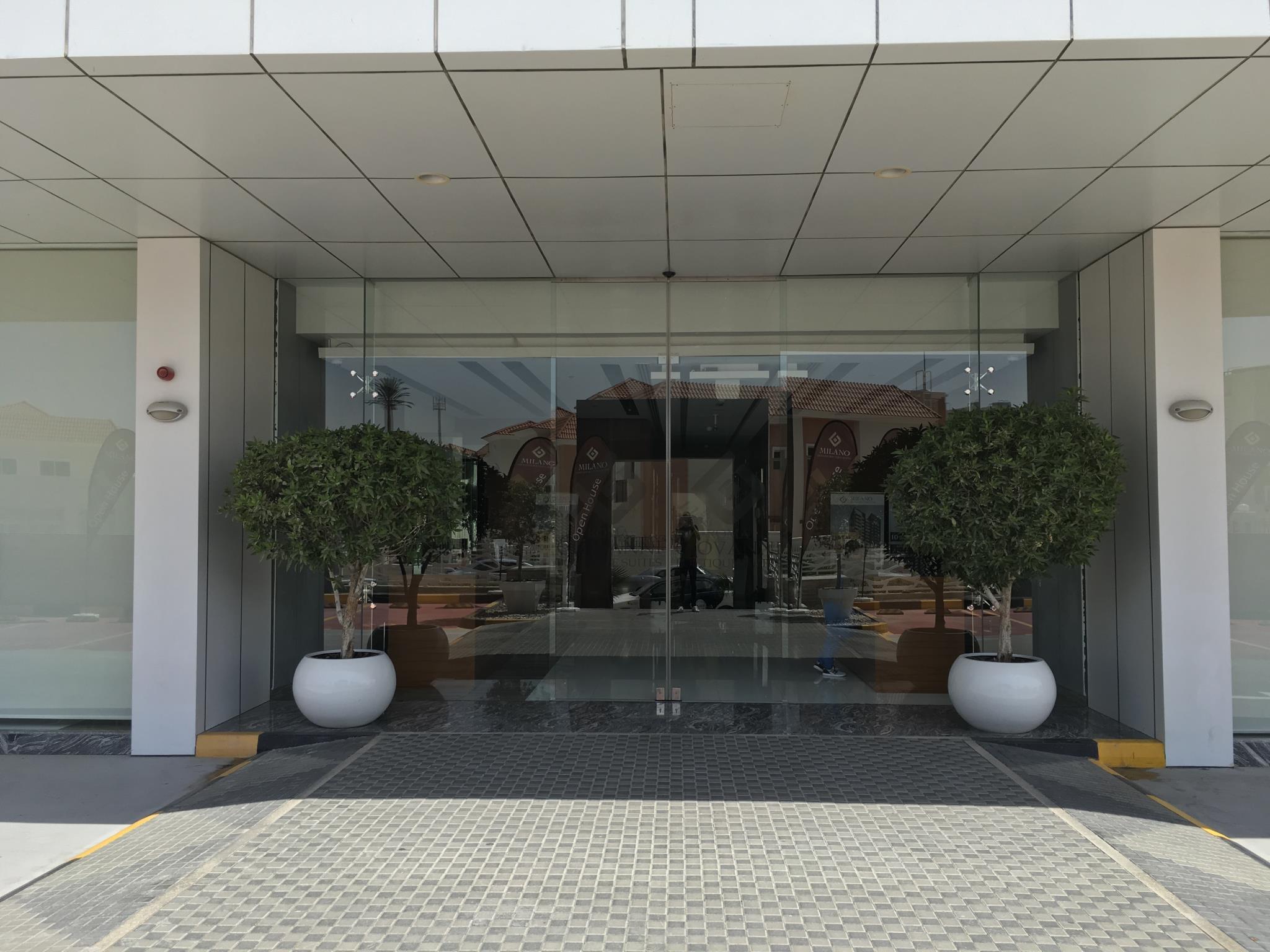 Espace Holiday Homes Giovanni Boutiques Suites 20 — 4-Star Luxury Hotel in Dubai, United Arab Emirates