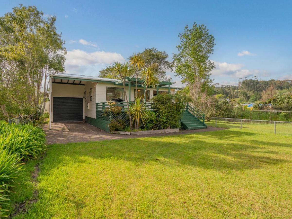 Cooks Crib Cook's Beach Holiday Home — 4-Star Luxury Hotel in Whitianga, New Zealand