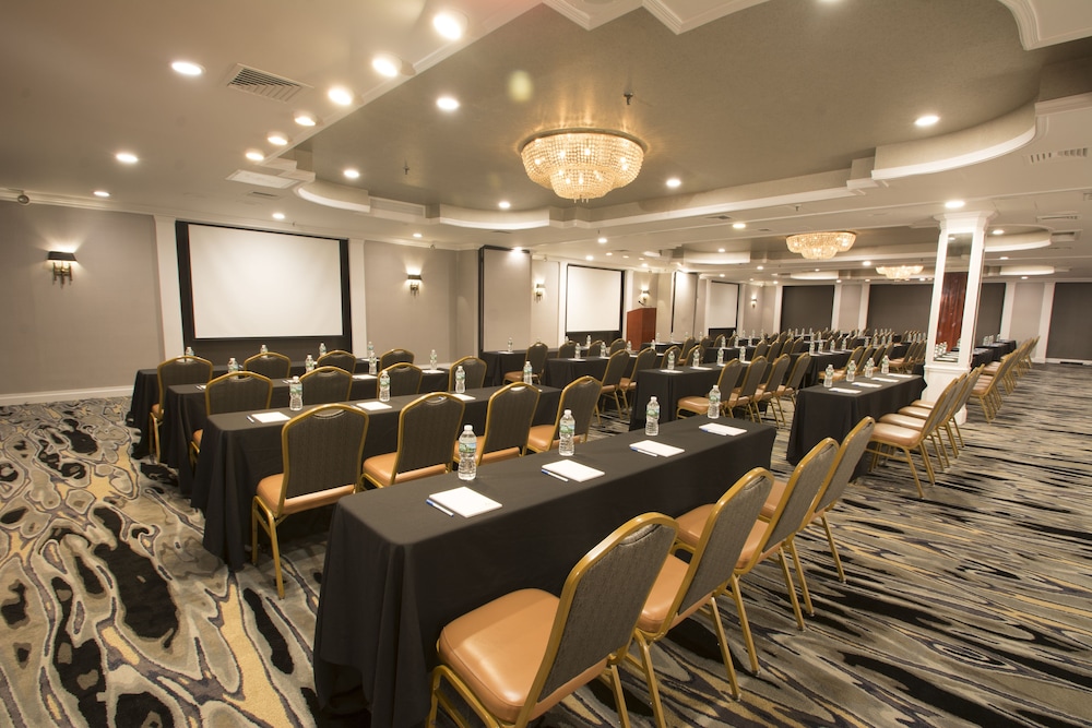 Adria Hotel And Conference Center - photo 38