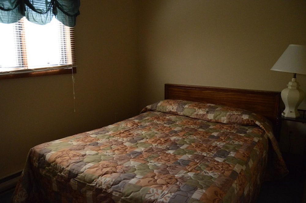 Kennebunk Gallery Motel & Cottages - photo 30