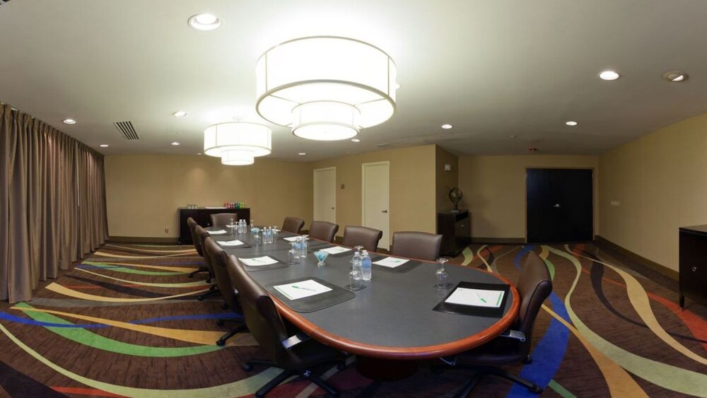 Holiday Inn Evansville Airport - photo 24