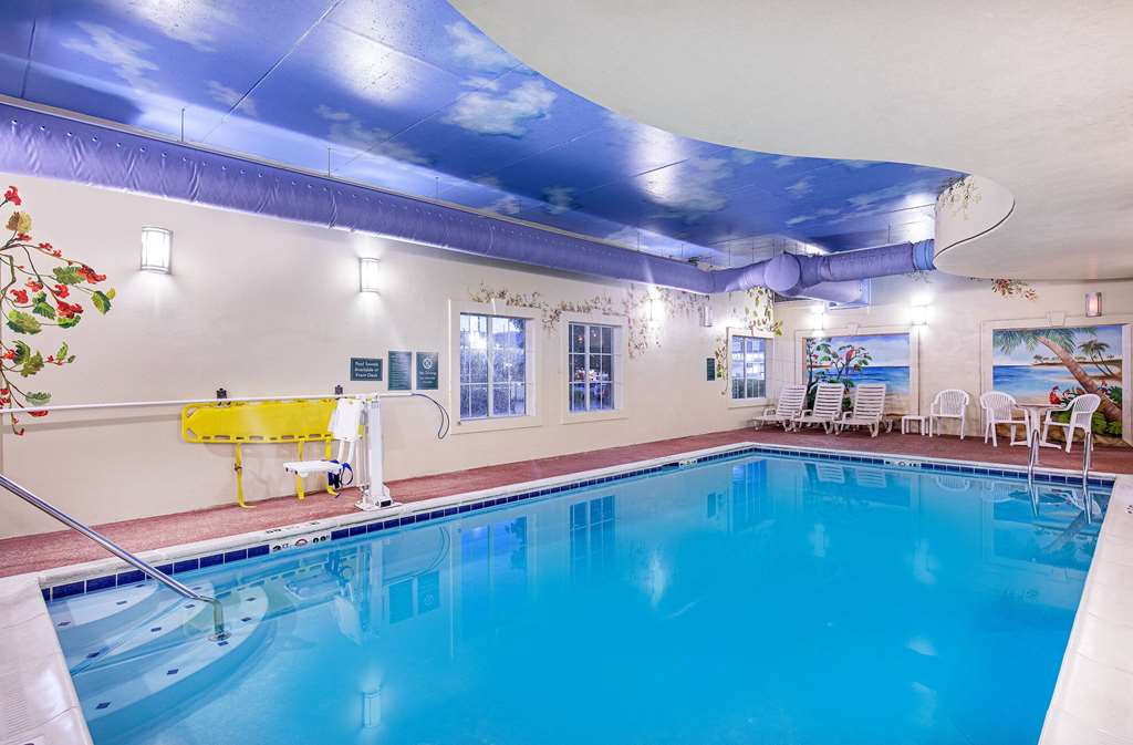 La Quinta Inn & Suites by Wyndham Bowling Green - photo 14