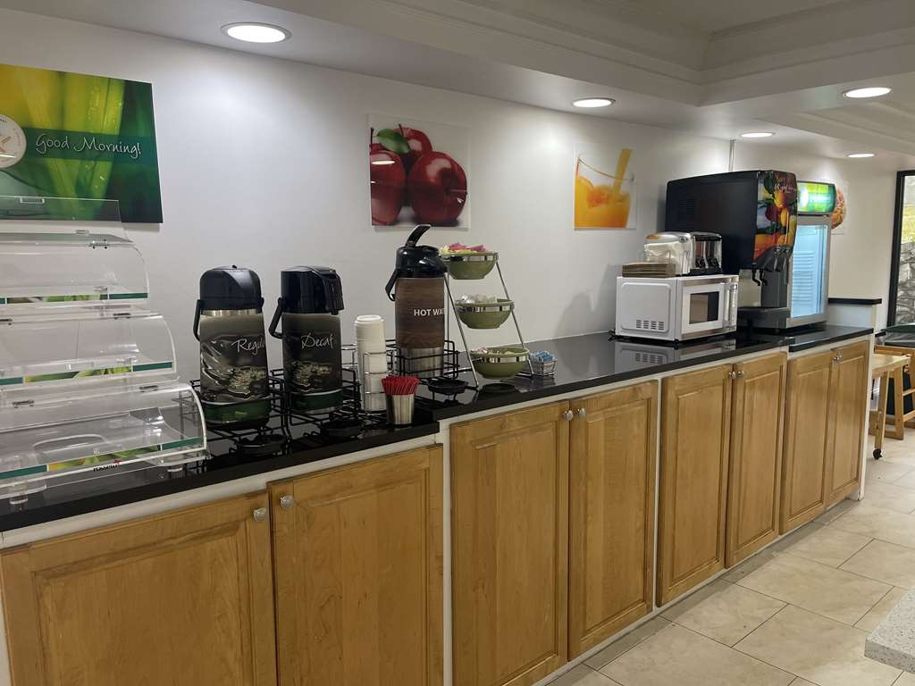 Quality Inn Dalton Central - photo 23