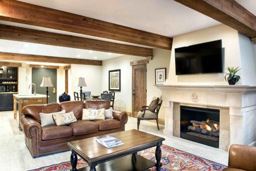 One Bedroom King Suite apartment hotel - last minute hotel in Bridgeport