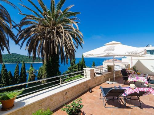 Apartments Davor Two Bedroom Apartment with Sea View and Terrace — 4-Star Luxury Hotel in Dubrovnik, Croatia