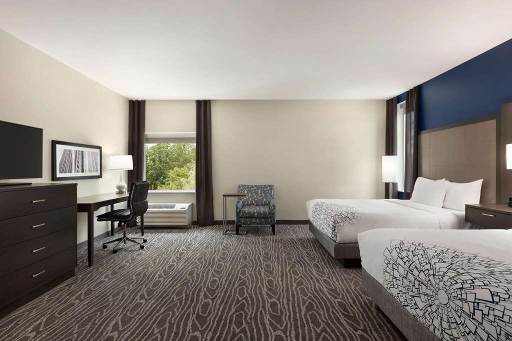 La Quinta Inn & Suites by Wyndham Rock Hill - photo 46