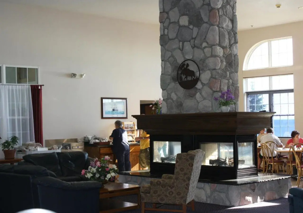 Magnuson Grand Lakefront - photo 26