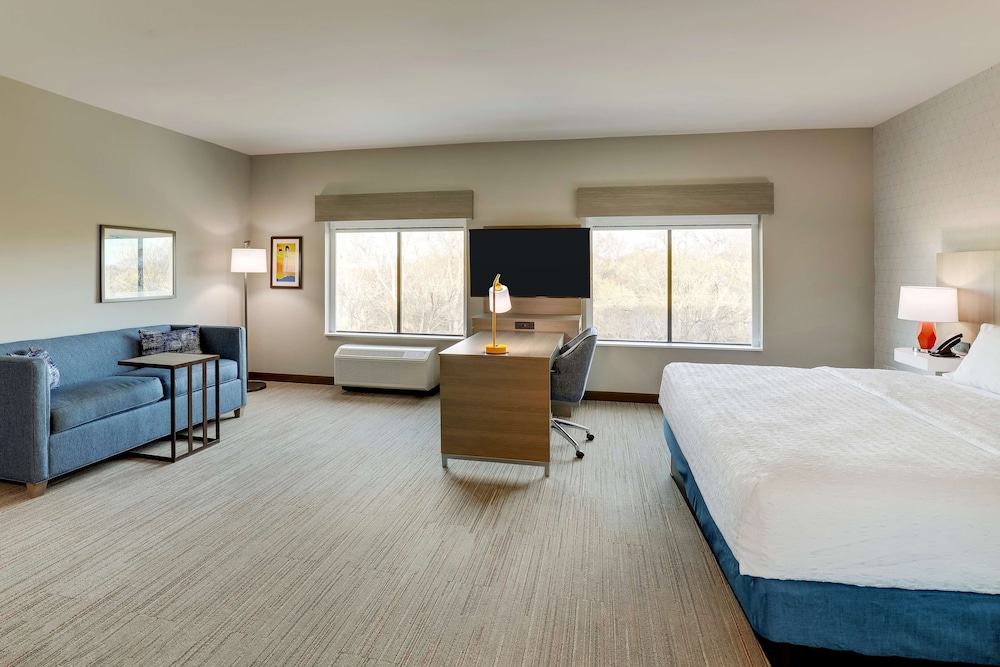 Hampton Inn & Suites Weatherford - photo 54
