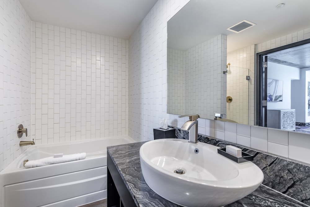 Lorenzo Hotel Dallas Tapestry Collection by Hilton - photo 21