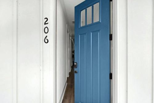 Moorings 206 - last minute hotel in Unknown City