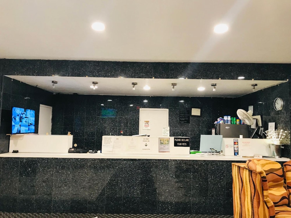 Capital Inn - photo 4