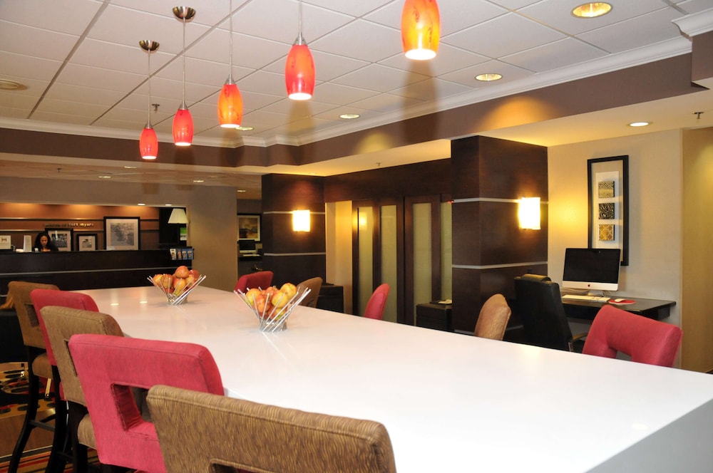 Hampton Inn Fort Myers Airport & I 75 - photo 36