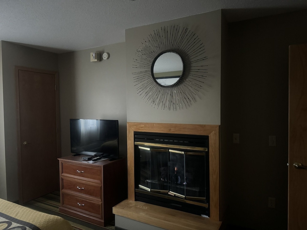 Super 8 by Wyndham Sparta - photo 10
