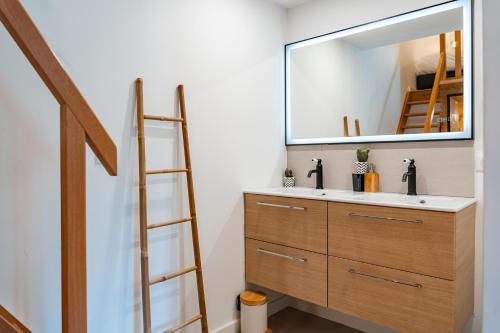 Loft Cosy et atypique — 4-Star Luxury Hotel in Sevrier, France