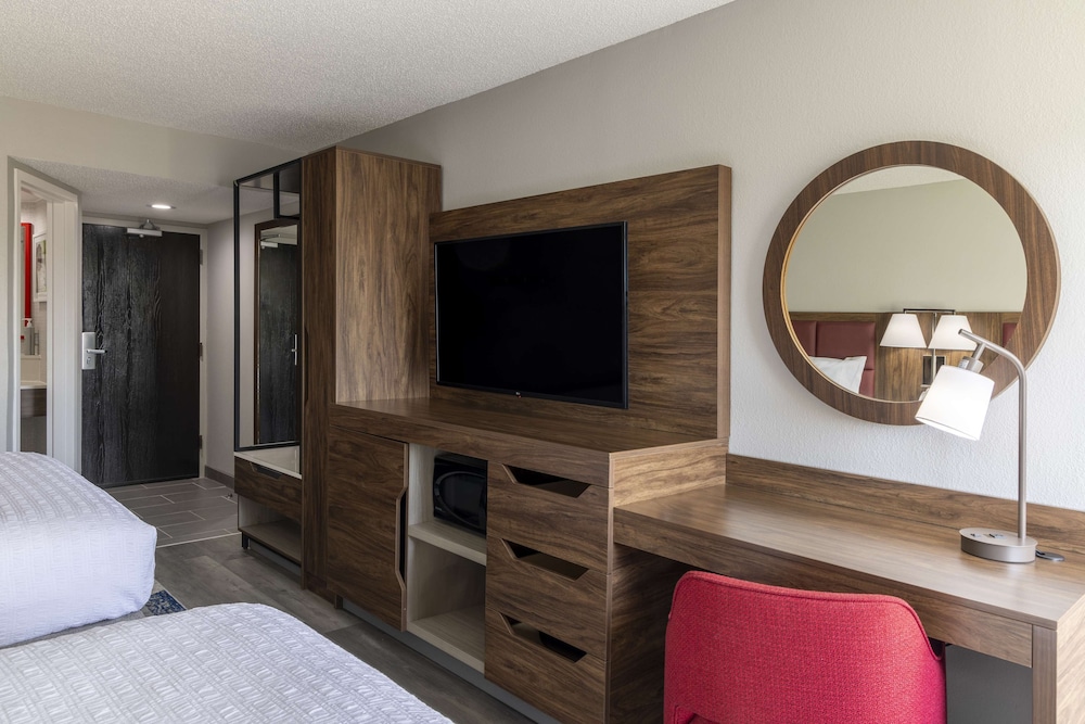 Hampton Inn Athens - photo 12