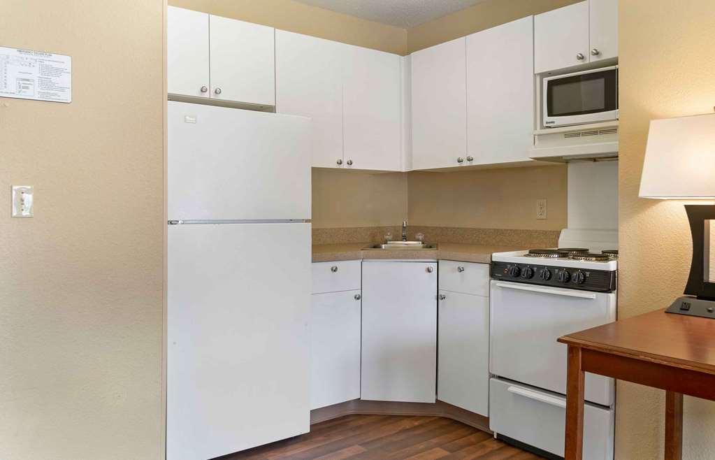 Extended Stay America Suites Detroit Novi Orchard Hill Place - photo 25