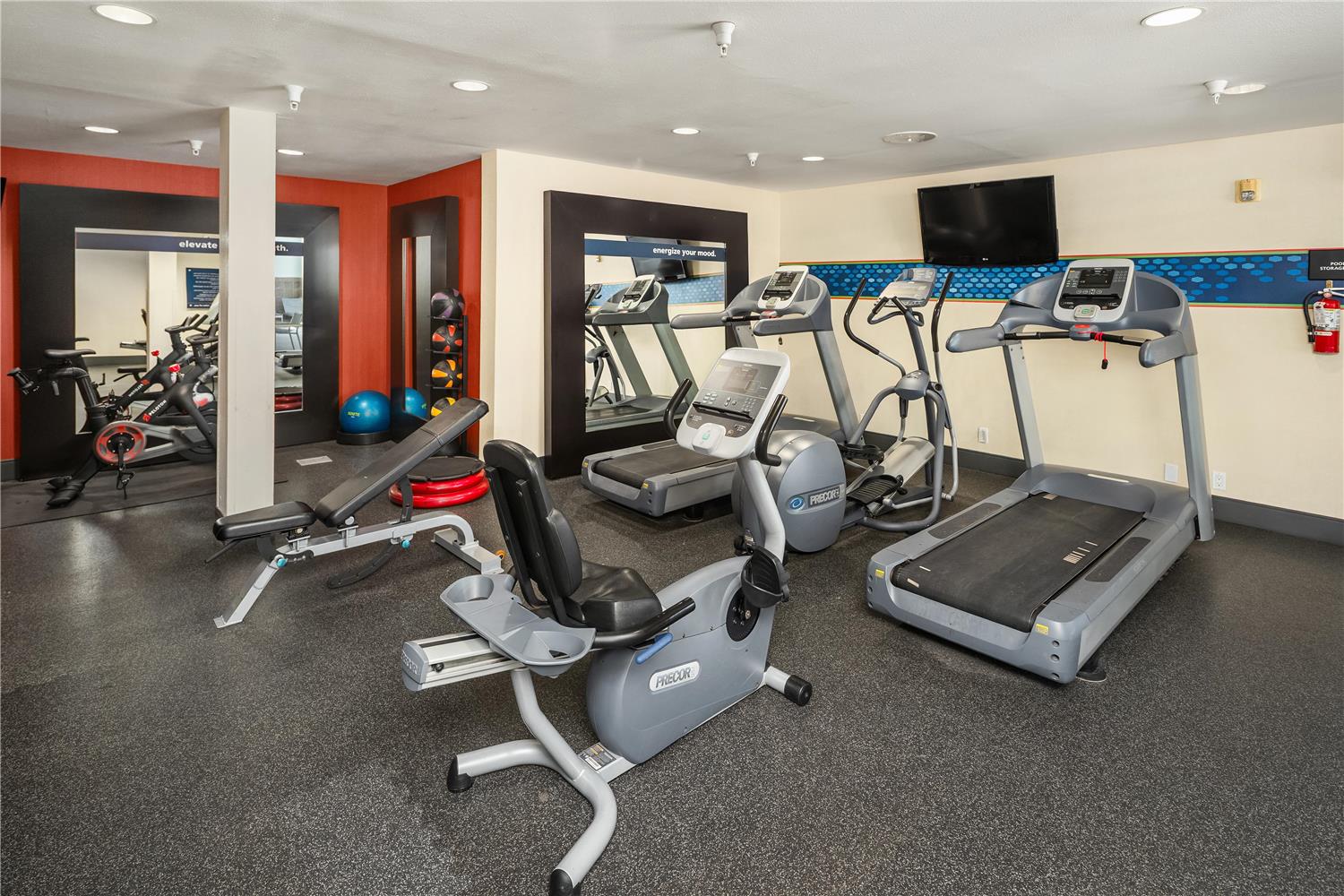 Hampton Inn & Suites Seattle North Lynnwood - photo 27