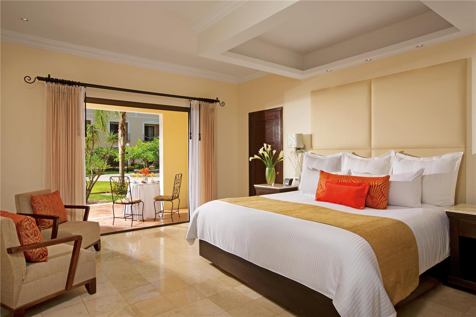 Guest room