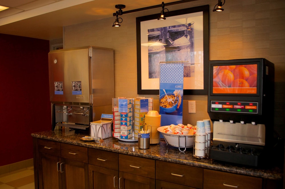 Hampton Inn & Suites Flagstaff - photo 27