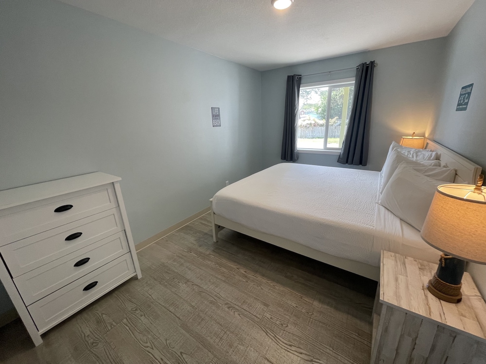 The Coastal Inn and Suites - photo 18