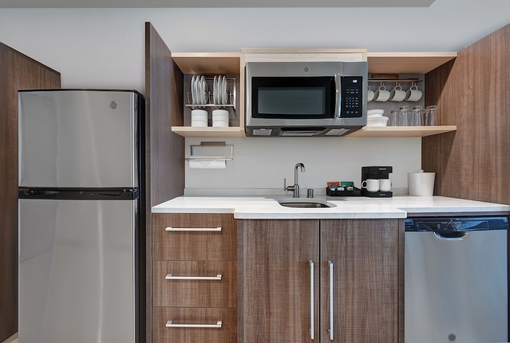 Home2 Suites by Hilton Tracy - photo 18
