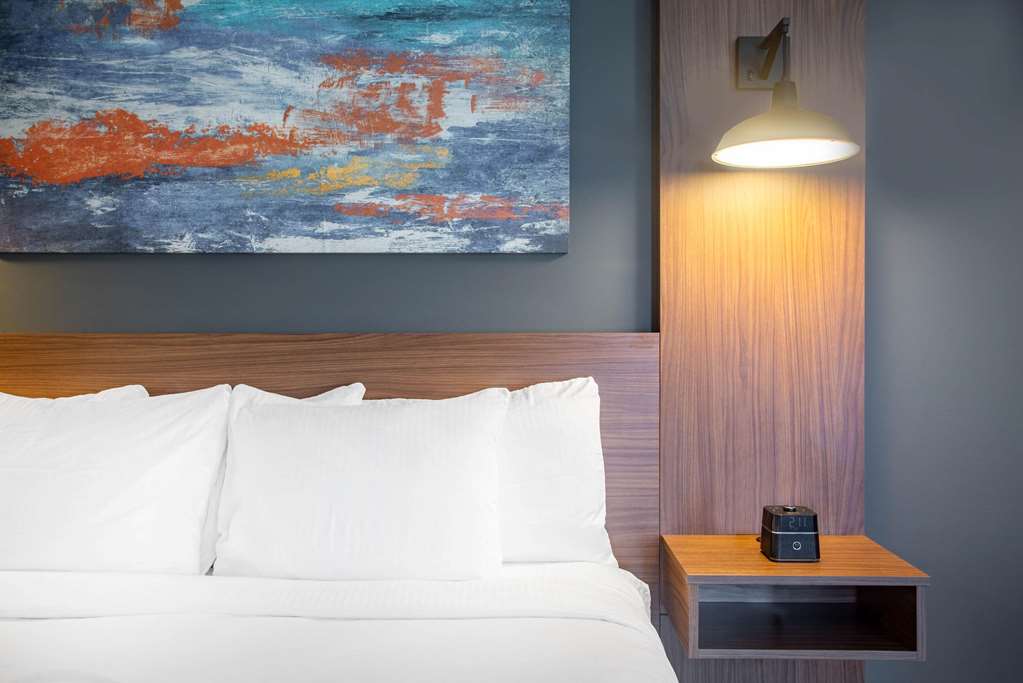 La Quinta Inn & Suites by Wyndham Oxford - photo 15