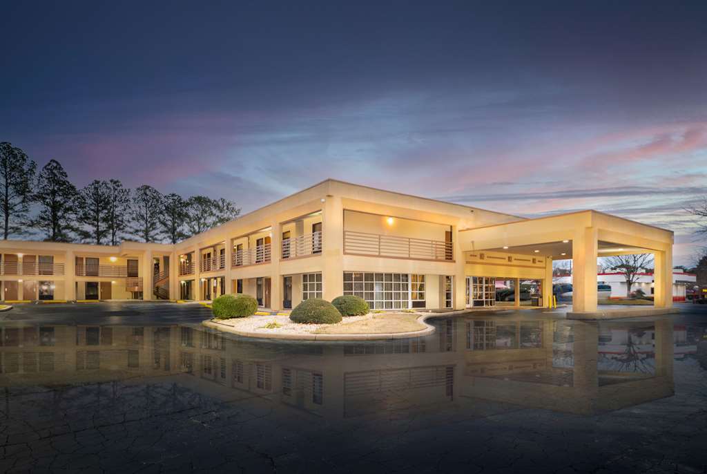 Days Inn by Wyndham Atlanta Stone Mountain — hotel in Stone Mountain