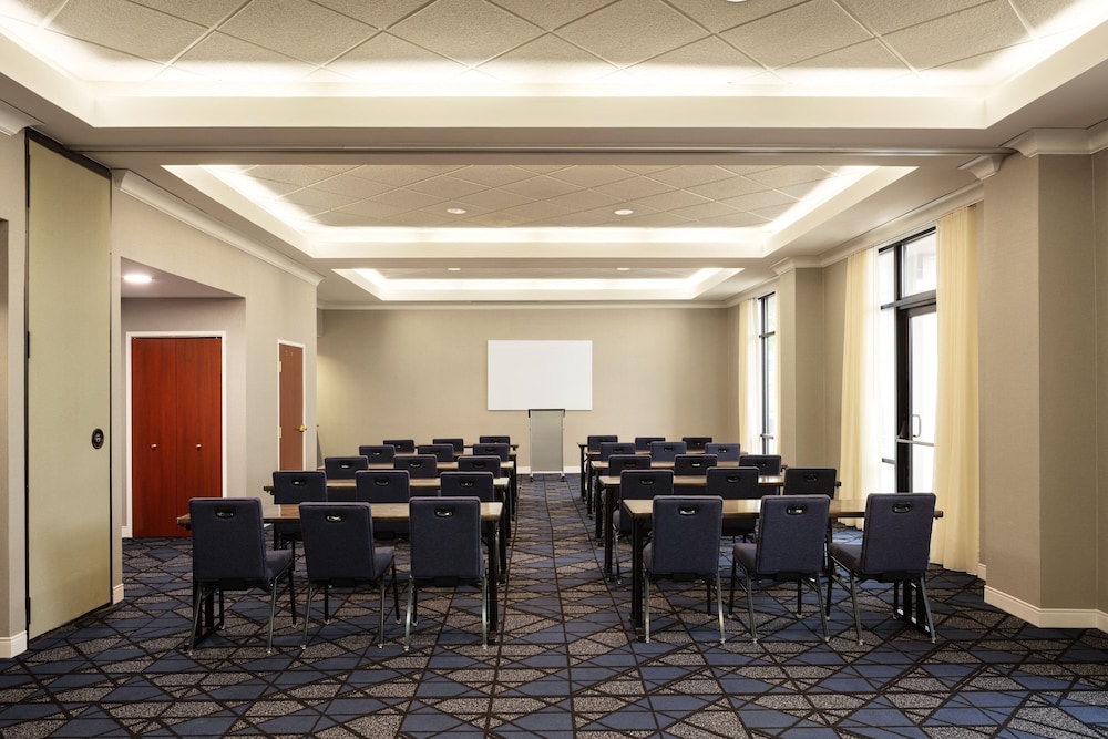 Courtyard by Marriott Louisville Airport - photo 35