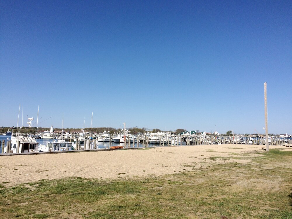 Montauk Bungalows - photo 32