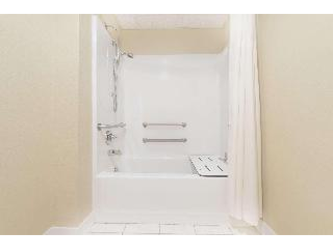 Days Inn by Wyndham Ottumwa - photo 5