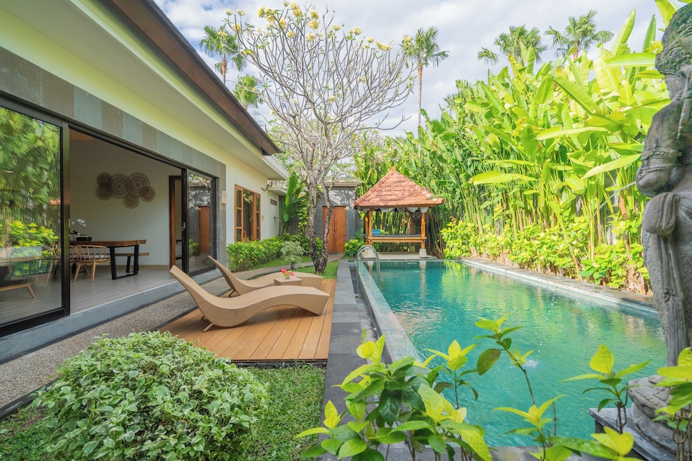 Swiss Belvillas Umalas — 4-Star Luxury Hotel in Kerobokan, Indonesia