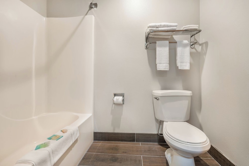 Colstrip Inn & Suites - photo 13
