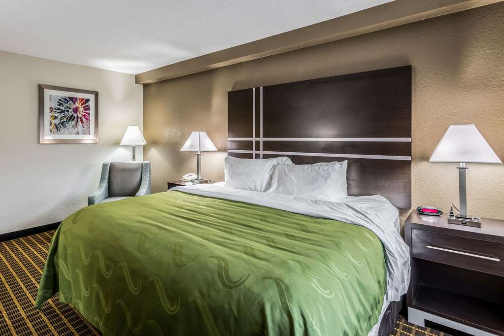 Quality Inn & Suites El Paso I 10 - photo 18