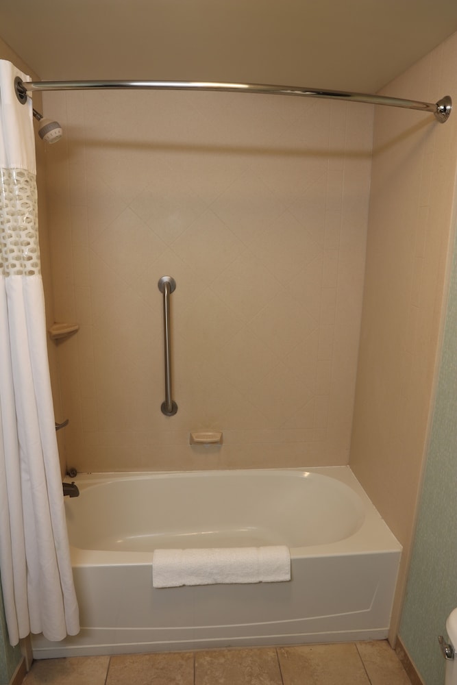 Hampton Inn Fayetteville - photo 27