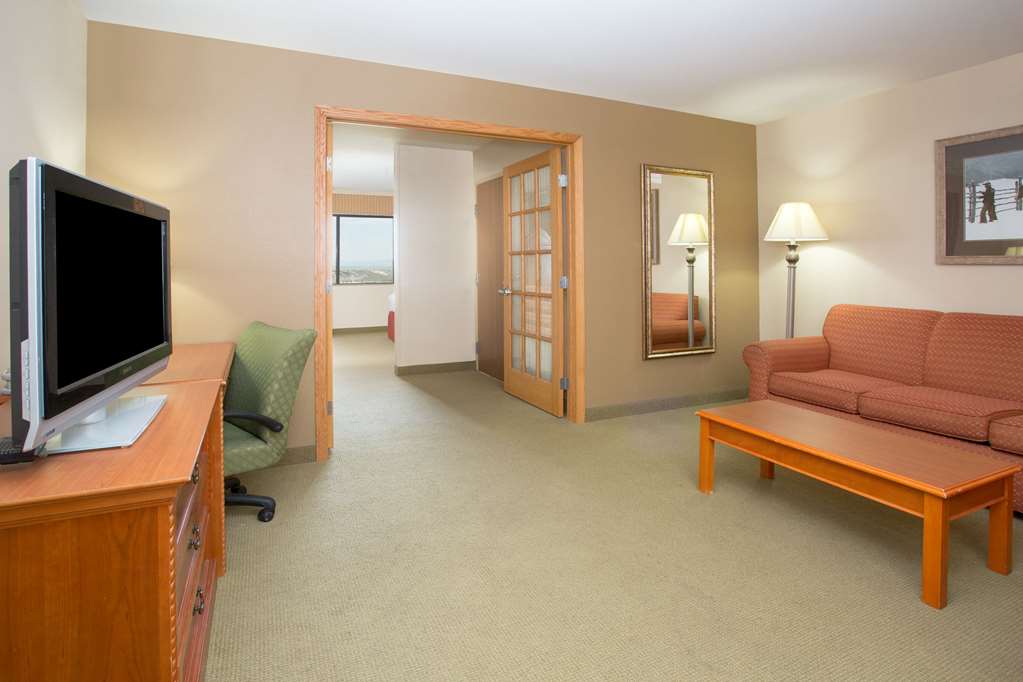AmericInn by Wyndham Laramie Near University of Wyoming - photo 22