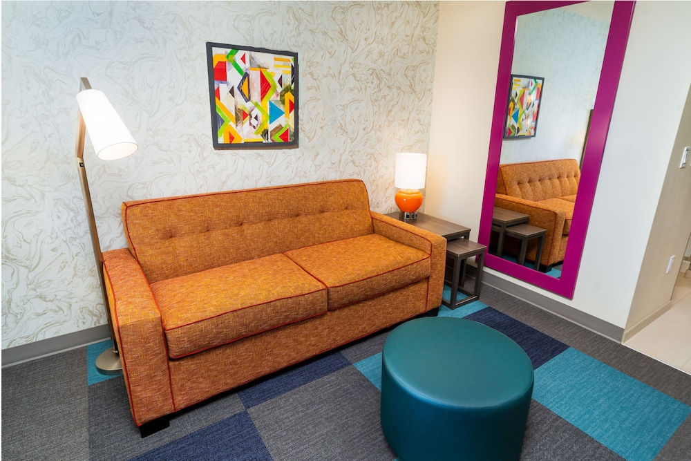 Home2 Suites by Hilton Bakersfield - photo 19