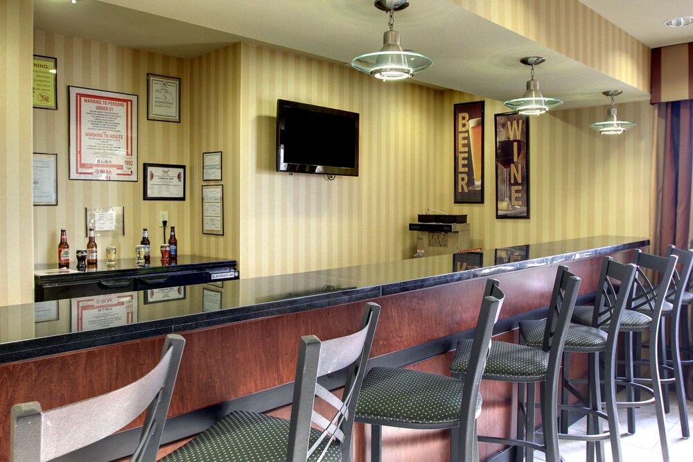 Cobblestone Hotel & Suites Wayne - photo 21