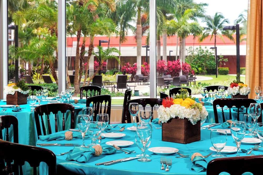 Courtyard by Marriott Miami Airport - photo 39