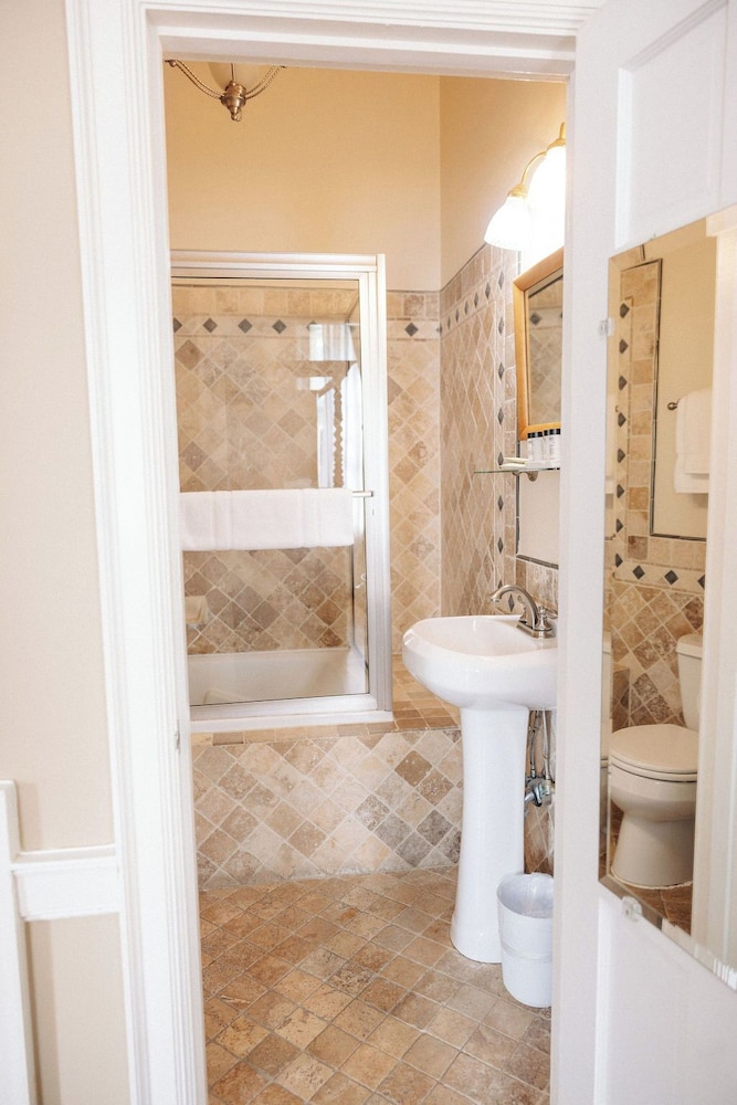 Kenmore Inn - photo 44